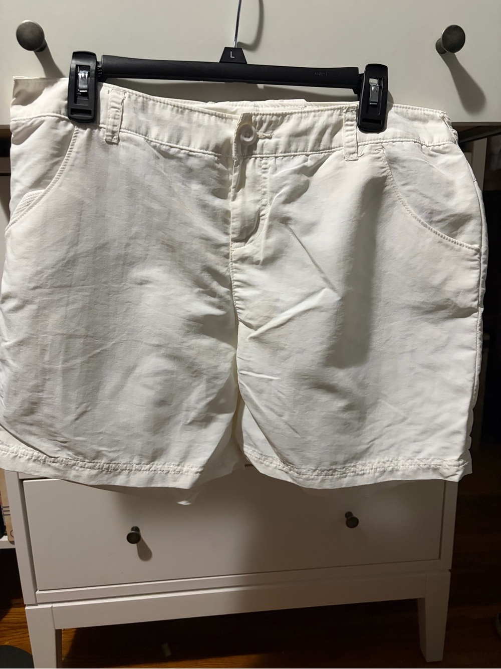 Columbia Men's White Flat-Front Cotton Shorts